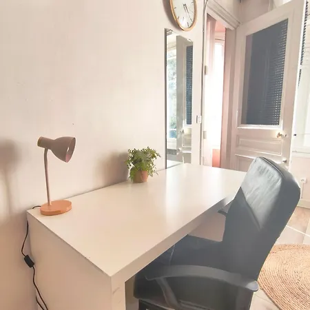Apartment Bright 1br In Paris
