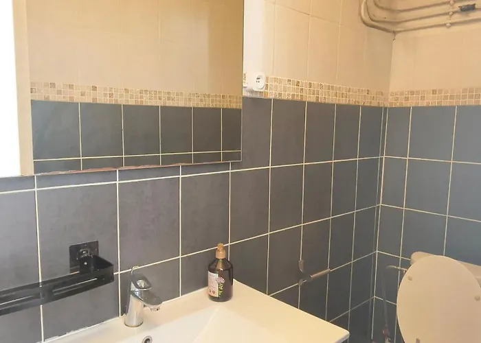 Bright 1br In Apartment